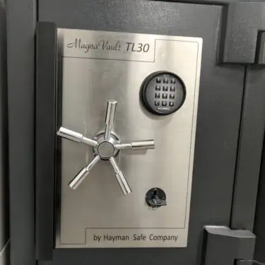 safe lock wit handle and numbers keypad